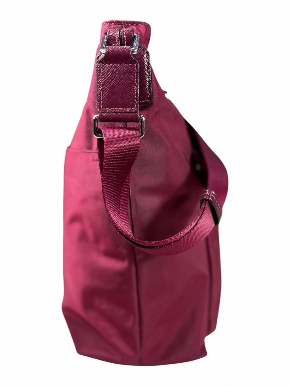 Tumi Voyager Plum Nylon Shoulder Bag, Leather Trim, 6 Pockets,Adjustable Strap - Picture 4 of 12